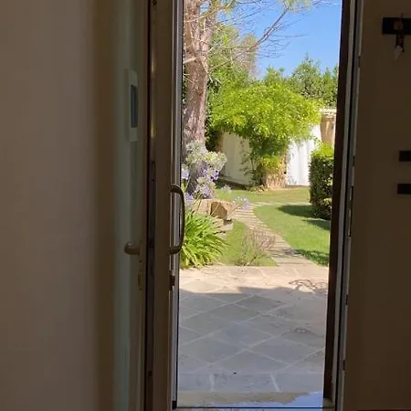 Il Lusso Del Silenzio Ugento